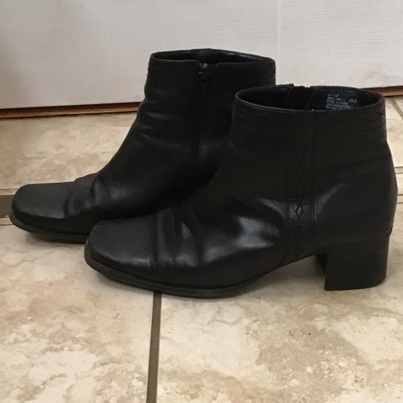 Darling Black Ankle Boots - Picture 1 of 6
